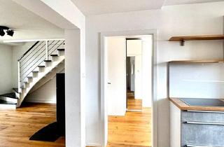 Wohnung kaufen in 86199 Augsburg, Augsburg - Bezugsfreie 4-Zimmer-Maisonette mit Balkon, Kamin & Garage