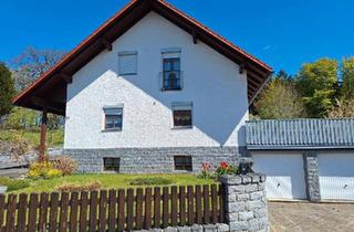 Haus kaufen in 94568 Sankt Oswald, Sankt Oswald-Riedlhütte - Zweifamilienhaus mit großem Grundstück in ruhiger Lage