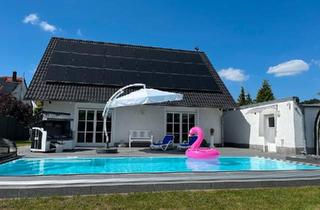 Einfamilienhaus kaufen in 15537 Erkner, Erkner - Massives Einfamilienhaus A+ mit Pool - Haus Erkner