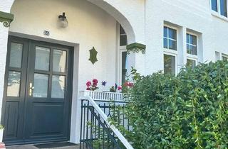 Wohnung kaufen in 26384 Wilhelmshaven, Wilhelmshaven - Stilvolle Altbauwohnung mit Garten im begehrten Villenviertel