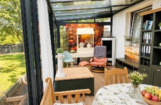 Haus kaufen in 37603 Holzminden, Holzminden - Familienfreundliches Reihenendhaus mit Wintergarten und 474 m²