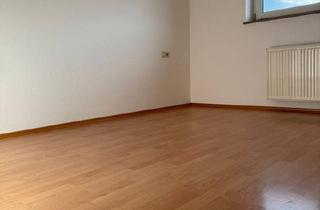 Wohnung kaufen in 78647 Trossingen, Trossingen - 2-Zimmer-DG-Wohnung mit Balkon und tollem Ausblick
