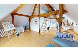 Wohnung kaufen in 77652 Offenburg, Stilvolle Dachgeschosswohnung mit Dachterrasse & Gartenidylle.