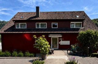 Wohnung kaufen in 76332 Bad Herrenalb, Wohnkomfort im Grünen – großzügige 3-Zimmer-Wohnung mit Balkon und Stellplatz in Bad Herrenalb