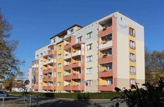 Wohnung mieten in Pskower Straße, 07546 Gera, 3-Raum-Wohnung mit Aufzug und tollem Ausblick vom Balkon!