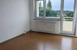 Wohnung mieten in Arnold-Zweig-Straße 144, 18435 Knieper West, Lichtdurchflutete 3-Raum-Wohnung mit Balkon in Knieper