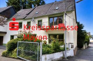 Haus kaufen in 56294 Münstermaifeld, Großzügiges Anwesen mit Scheune und großem Grundstück in Küttig