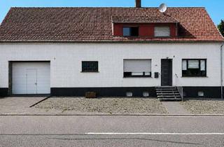 Einfamilienhaus kaufen in 66333 Völklingen, Einfamilienhaus mit viel Platz - ideal für Familien mit großem Grundstück, Garten und Garage