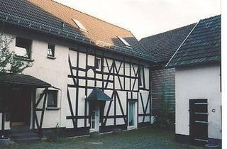 Anlageobjekt in Mühlweg, 57632 Burglahr, Vollvermietetes Gebäude - DHH als Eigennutz möglich - mit Nebengebäude und neuer Garage