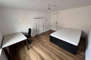 Immobilie mieten in Röderichstraße 40, 60489 Rödelheim, SOMMERSCHNÄPPCHEN IN RÖDELHEIM: Möbliertes Zimmer sofort frei...!