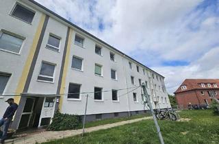 Wohnung mieten in Stickenbütteler Weg 44, 27476 Cuxhaven, Wir renovieren für Sie: Charmante 4-Wohnung mit Balkon - Wohnen im Grünen!