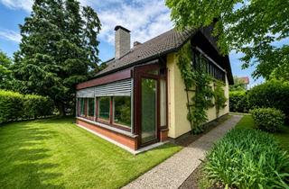 Haus kaufen in 97199 Ochsenfurt, Attraktives Zweifamilienhaus – Wohnen, Vermieten oder Generationen verbinden!