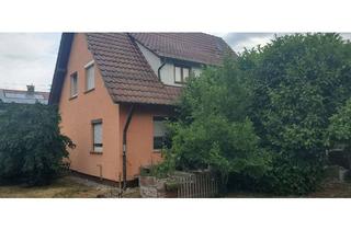 Haus kaufen in 75365 Calw, Ein-bis Zweifamilienhaus Bj. 1962, 138 qm WF, Doppel Carport, 527 qm Grund, großer Garten.