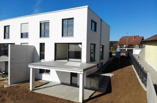 Haus mieten in Richthofenstrasse 10/2, 73434 Aalen, Wohntraum auf höchstem Niveau in Aalen-Fachsenfeld: Neubau moderne Doppelhaushälfte mit Garten
