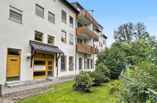 Wohnung kaufen in 92421 Schwandorf, Direkt an der Naab: Großzügige 3-Zimmer-Dachgeschosswohnung mit zwei Balkonen und Naturblick