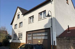 Haus kaufen in 61137 Schöneck, Im privaten Bieterverfahren: Zweifamilienhaus mit Einliegerwohnung in Schöneck