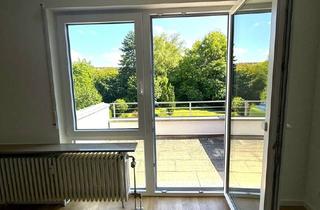 Wohnung kaufen in 70499 Stuttgart, Charmante 1 Zimmer-Wohnung mit Balkon und Blick ins Grüne