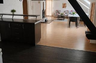 Wohnung kaufen in 72770 Reutlingen, Extragroße 3,5 Zimmer-Wohnung mit riesiger Dachterrasse - ca. 142 qm Wohnfläche & EBK & Stellplatz