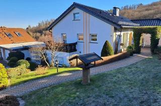 Haus kaufen in 35708 Haiger, Haiger - Traumhafter Ausblick garantiert- Eigenheim mit 3 Wohneinheiten