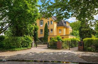 Wohnung kaufen in 14165 Zehlendorf, **Helle Dachgeschosswohnung mit zwei Balkonen in Berlin-Zehlendorf**