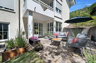 Wohnung kaufen in 72458 Albstadt, Das Besondere leben: Stilvolle und modernisierte Wohnung mit Gartenanteil und Garage in Bestlage