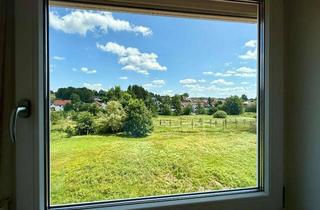 Wohnung mieten in 94508 Schöllnach, Helle 3-Zimmer-Dachgeschosswohnung mit 125 m², großem Balkon & EBK in schöner Siedlungslage
