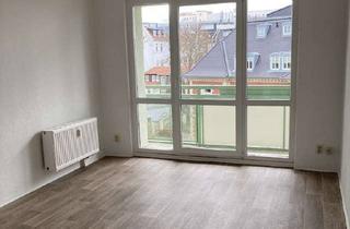 Wohnung mieten in Tivolistraße, 07545 Gera, Stilvoll wohnen: Zentrale Wohnung mit Balkon, Stellplatz & Wohlfühlfaktor.
