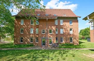 Sozialwohnungen mieten in Kamper Weg 174, 25524 Itzehoe, Modernes Wohnen unterm Dach – saniert & naturnah (WBS erforderlich)