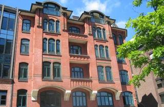 Wohnung mieten in Große Elbstraße 58, 22767 Altona-Altstadt, Dachgeschosswohnung mit Elbblick