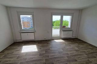 Wohnung mieten in Rosa-Luxemburg-Allee 120, 14772 Hohenstücken, Ab 01.09. - großzügige 2-Zimmer-Wohnung mit Balkon zu vermieten!