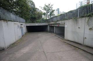 Garagen kaufen in 51149 Gremberghoven, Vermietete Garage in Köln-Porz (Tiefgaragenstellplatz mit Garagentor) zu verkaufen.