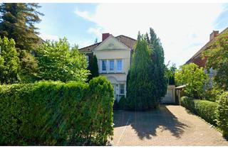 Villa kaufen in Sankt. Jürgen-Ring 22, 23560 St. Jürgen, Solide Jugendstilvilla, großer Garten, Garage, Vollkeller. Garagenhof mit Bebauungsmöglichkeit.