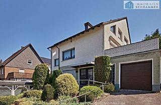 Haus kaufen in 58675 Hemer, FREISTEHENDES ZWEIFAMILIENHAUS MIT EINLIEGERWOHNUNG, TERRASSE, GARTEN, GARAGE UND DOPPELCARPORT