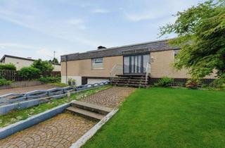 Haus kaufen in 51519 Odenthal, Bungalow mit großem Grundstück, Pool, Doppelgaragen und viel Potenzial in Odenthal-Erberich