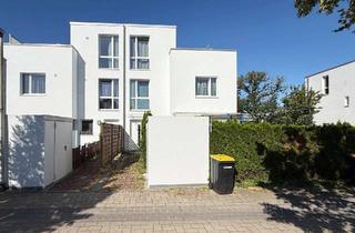 Haus kaufen in 25451 Quickborn, Lichtdurchflutetes Stadthaus mit Dachterrasse und Terrasse in Quickborn