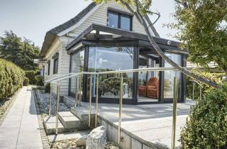 Haus kaufen in 23999 Insel Poel, Traumhaftes reetgedecktes Ferienhaus in erster Reihe auf der Insel Poel zu kaufen!