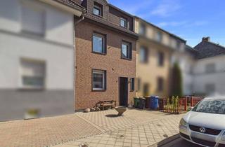 Reihenhaus kaufen in Poststraße 12, 52355 Düren, Familienfreundliches Reihenhaus mit Garten, Garage und ausgebautem Dachgeschoss in Düren-Niederau