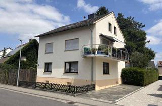 Anlageobjekt in 53757 Sankt Augustin, Gepflegtes Dreiparteien-Haus mit traumhaftem Sonnengarten im begehrten Musikerviertel in Hangelar