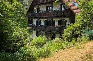 Wohnung kaufen in 79853 Lenzkirch, Gr. 4 Zi.- Wohnung mit echten Mehrwerten! Flexible Nutzung möglich! (App. im DG, Garten, Reserven)