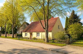 Haus kaufen in 17209 Melz, Ländliche Dorfidylle mit Potential, Nebengelass und jeder Menge Platz für eigene Ideen