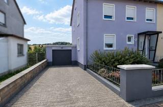 Doppelhaushälfte kaufen in Am Rauhen Biehl 23, 55774 Baumholder, 170 m² Wohn- & Nutzfläche – Familienhaus mit Garten, Garage & Balkon in Baumholder
