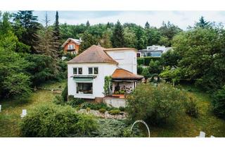 Haus kaufen in 93152 Nittendorf, Großzügiges Anwesen in Etterzhausen mit traumhaftem Weitblick und hohem Entwicklungspotenzial!