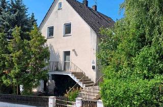 Haus kaufen in 91729 Haundorf, Haundorf - Freistehendes Ein- oder Zweifamilienhaus mit großem Grundstück