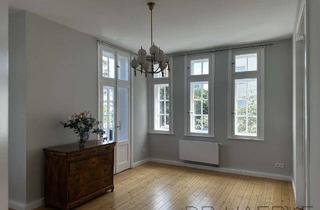 Wohnung kaufen in 30449 Linden-Süd, LINDEN: UMFASSEND SANIERTE 5-ZI-ALTBAU-WHG MIT STUCK, 2 BALKONEN, EBK & GEMEINSCHAFTSGARTEN