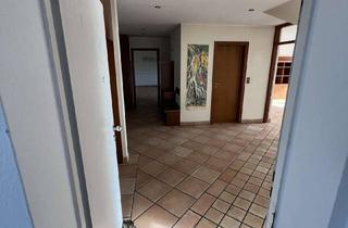 Wohnung mieten in 33378 Rheda-Wiedenbrück, geräumige Wohnung mit Einbauküche, Einbauschränken und direktem Zugang zum Garten