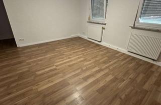 Wohnung mieten in Blumenstraße 69, 73033 Göppingen, Gepflegte 2,5-Zimmer-Wohnung mit EBK, Gartenbenutzung, Keller, in ruhiger Lage in Göppingen an NR -