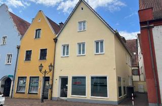 Mehrfamilienhaus kaufen in 86609 Donauwörth, Attraktives Mehrfamilienhaus mit drei Wohneinheiten, solide Kapitalanlage mit Entwicklungspotenzial