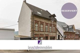 Haus kaufen in 54539 Ürzig, Ürzig: Wohnhaus mit Garage, Garten und Panoramablick