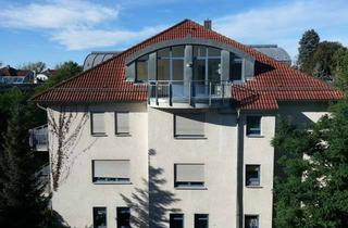 Wohnung kaufen in Amtsstraße, 01326 Loschwitz/Wachwitz, Attraktive Dachgeschoßwohnung mit EBK und zwei Dachterrassen