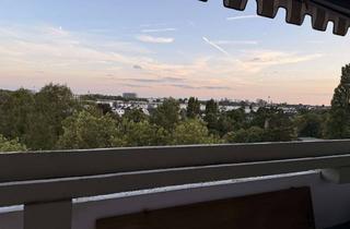 Wohnung mieten in 40470 Rath, 4-Zimmer-Wohnung in Düsseldorf-Mörsenbroich mit EBK und wunderschönen Aussicht auf Düsseldorf